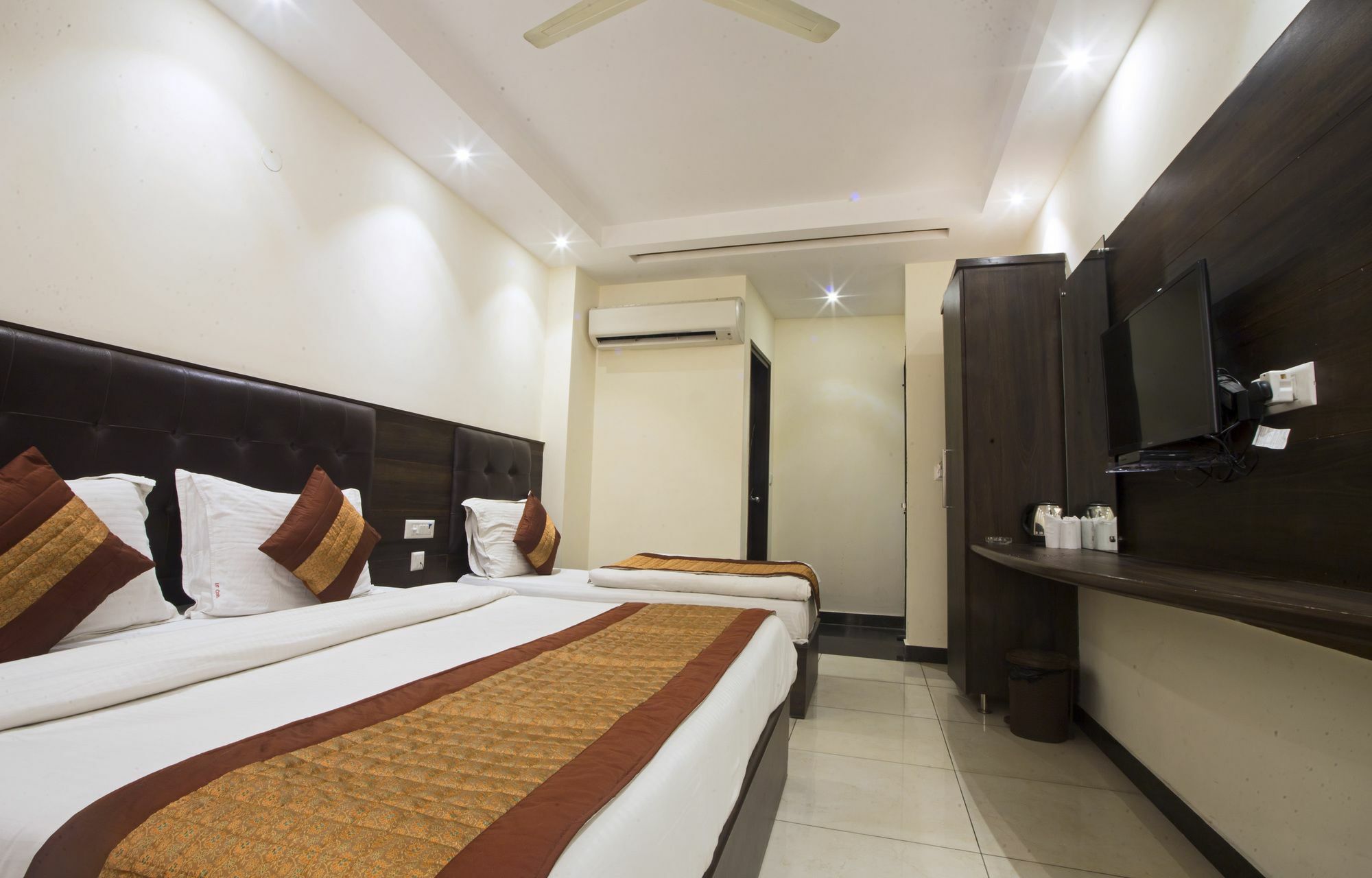Fabexpress Le Continental Paharganj New Delhi Hotel Exterior foto