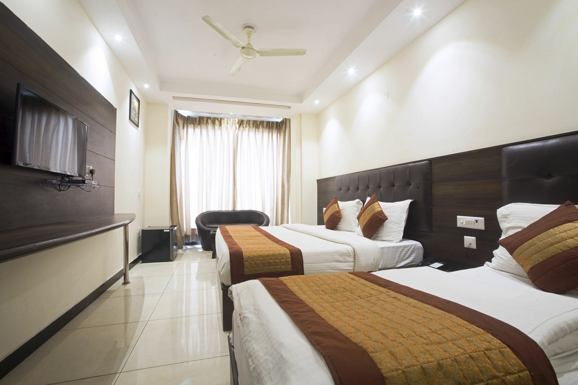 Fabexpress Le Continental Paharganj New Delhi Hotel Exterior foto